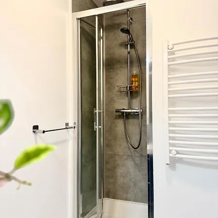 Cosy Avec Parking Prive - Rer A - Proche Paris & Нуази-ле-Гран