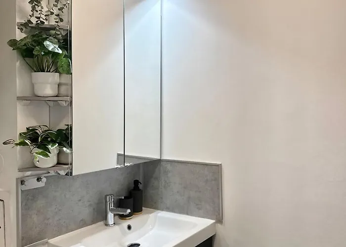 Cosy Avec Parking Prive - Rer A - Proche Paris & Apartmán *