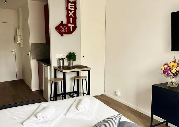 Cosy Avec Parking Prive - Rer A - Proche Paris & Noisy-le-Grand